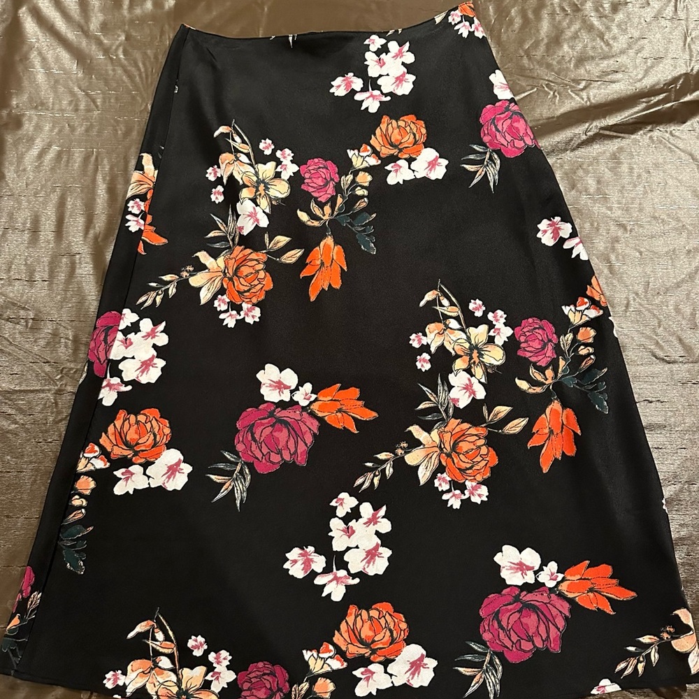 Silk/satin skirt, boutique, new without tags
